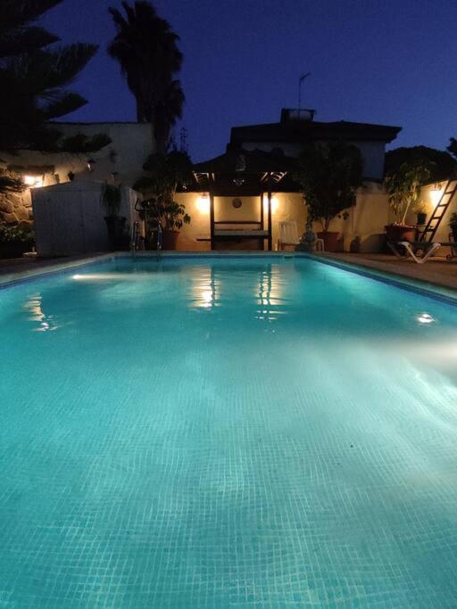 Chalet Con Capacidad Para 8 Personas 치클라나 데 라 프론테라 외부 사진