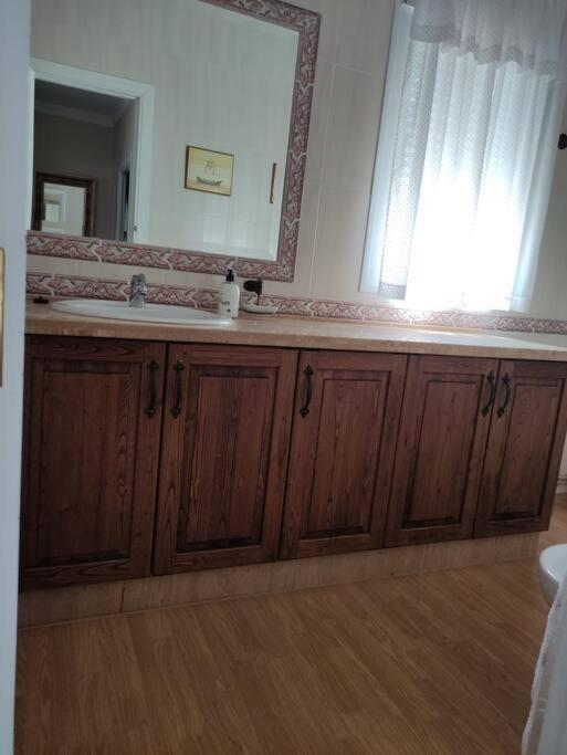 Chalet Con Capacidad Para 8 Personas 치클라나 데 라 프론테라 외부 사진