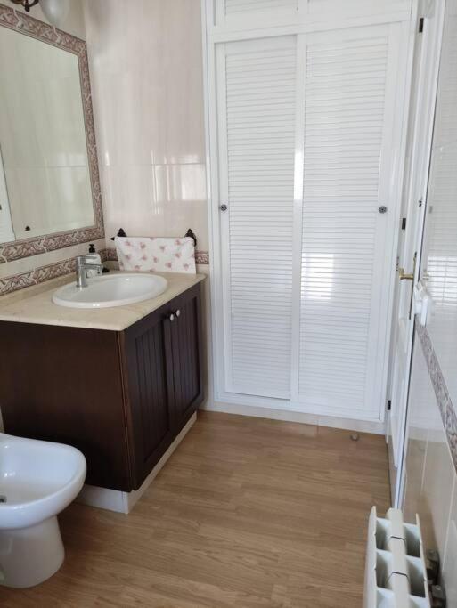 Chalet Con Capacidad Para 8 Personas 치클라나 데 라 프론테라 외부 사진